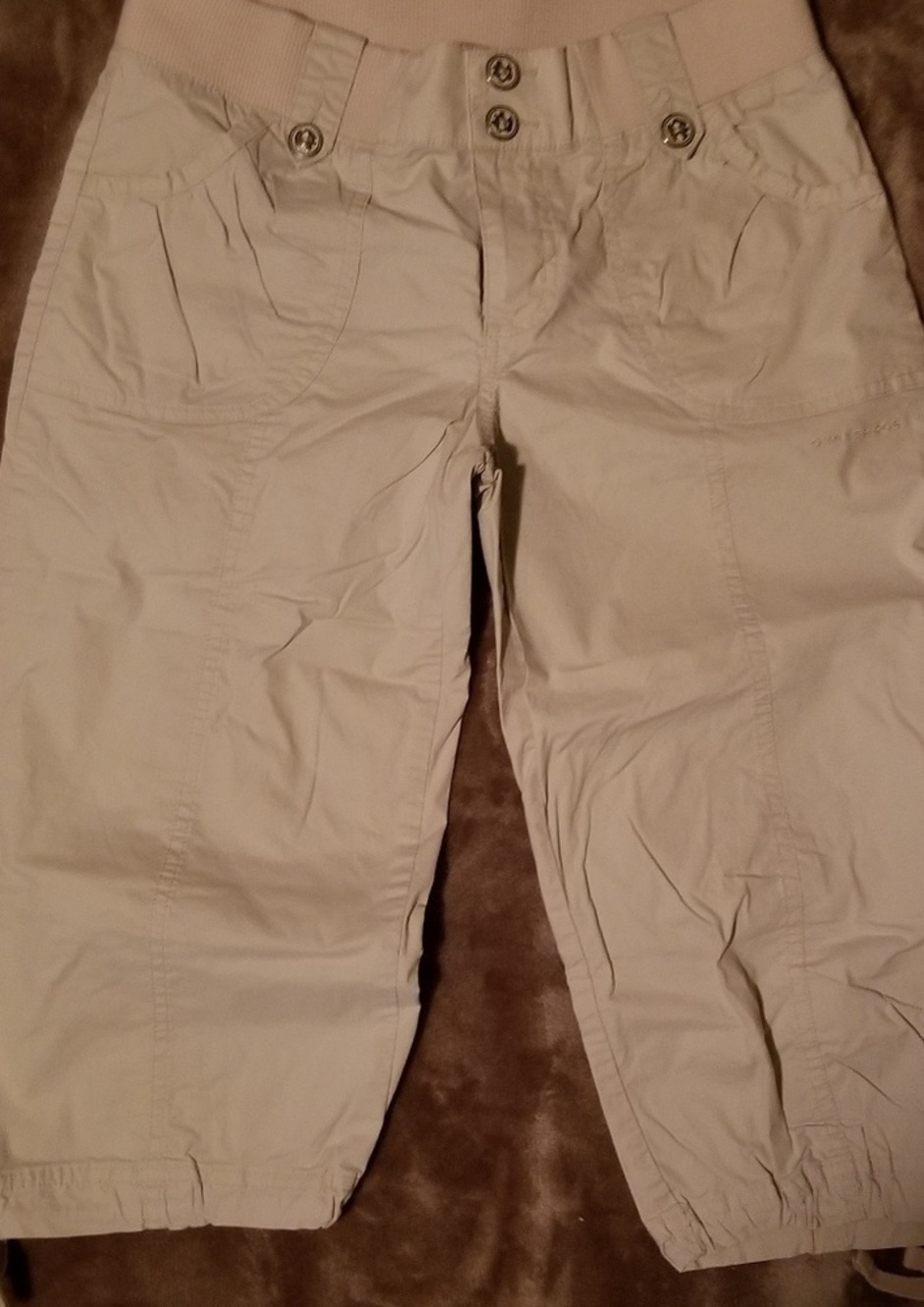 Columbia Tan Capri Hiker Pants. Size 4 Length 18